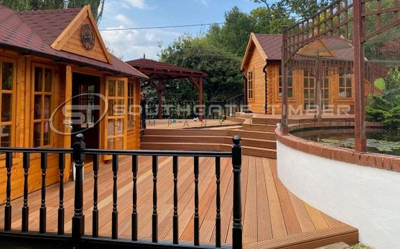 Natural Warmth and Richness of Red Cedar Cladding for Exteriors