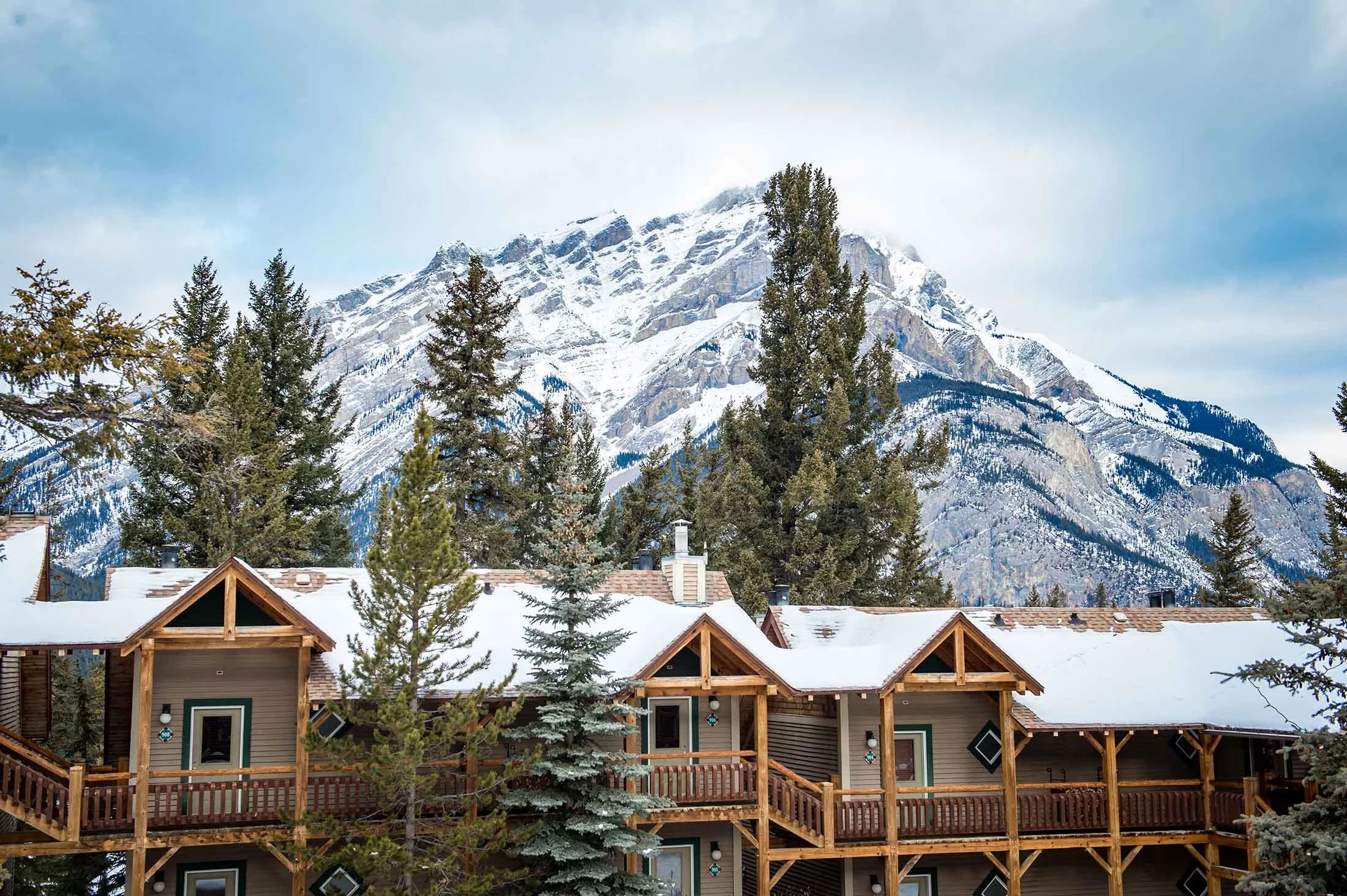 Best Banff Resorts in Alberta – Top Canada Getaway Deals