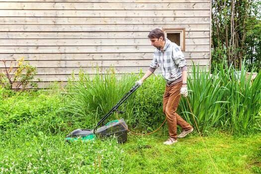 Ready for a Better Lawn? Book Saskatoon Lawn Care Today
